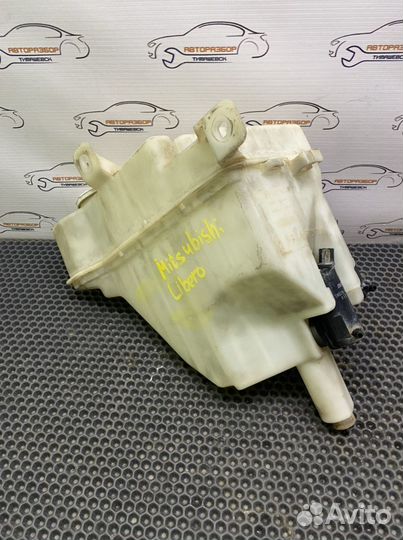 Бачок омывателя Mitsubishi Libero