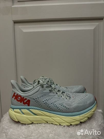 Беговые кроссовки hoka