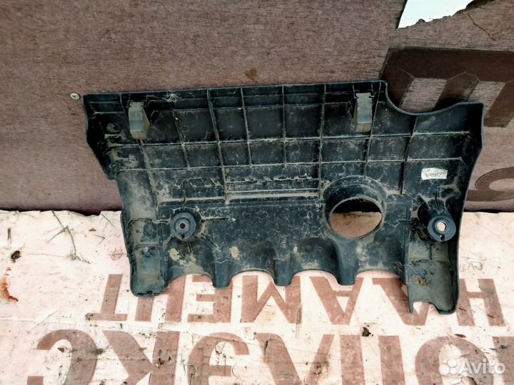 Накладка декоративная на двигатель Kia Ceed 1