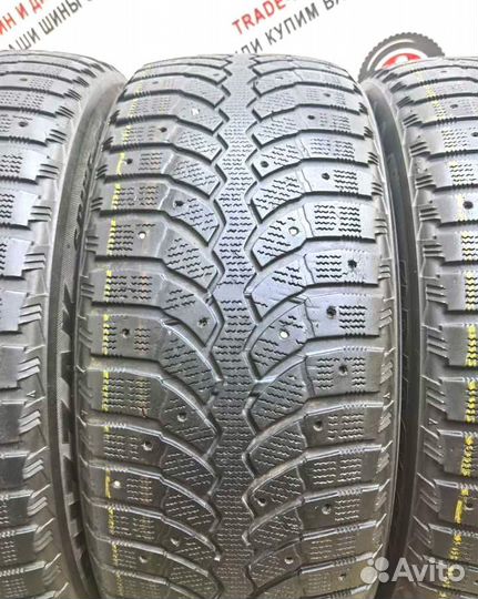 Bridgestone Blizzak Spike-01 215/55 R17