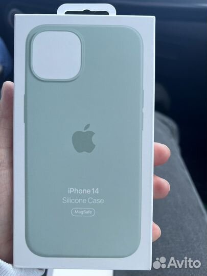 Чехол на iPhone 14
