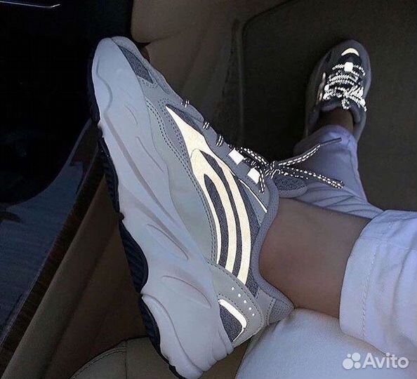 Кроссовки Adidas Yeezy Boost 700 V2 static