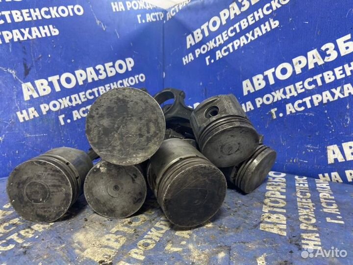 Поршень с шатуном. Газ 66 грузовой АВТОМОБИЛЬ
