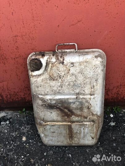 Продаю канистру алюминиевую