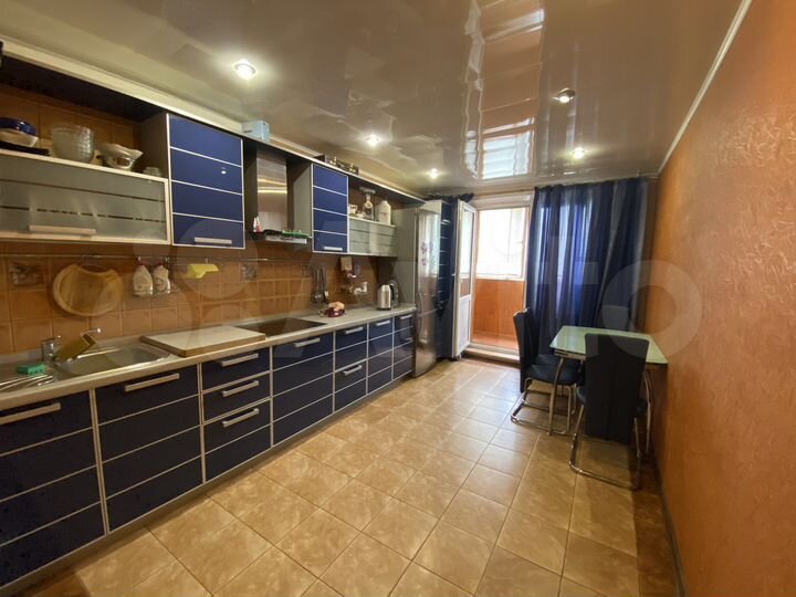 3-к. квартира, 81 м², 8/12 эт.