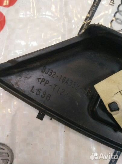 Молдинг двери задний правый Land Rover Range Rover