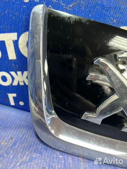 Эмблема Peugeot 308 хэтчбек 2012