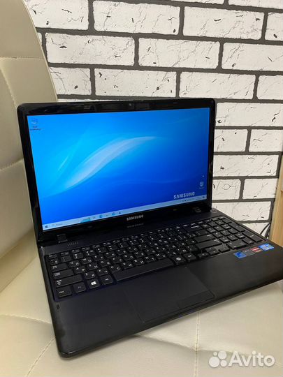 Ноутбук Samsung 15.6 i5-3210/ 6GB/ AMD 7600/ SSD 2