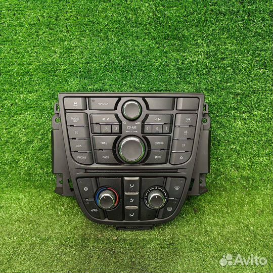 Панель управления магнитолой Opel Astra J GTC 2012