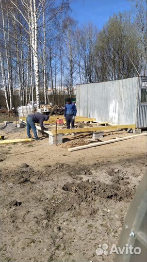 Бригада строителей