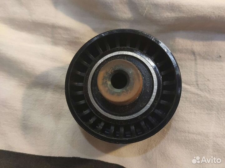 Ролик обводной