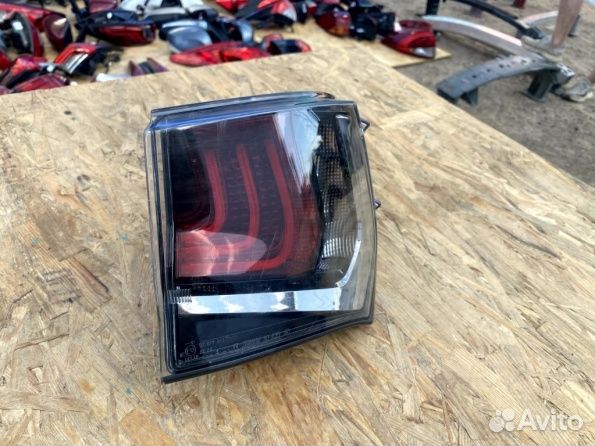 Задний правый фонарь Лексус джс 4 2018
