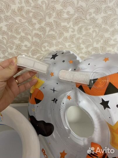 Стульчик и круг на шею для купания малыша