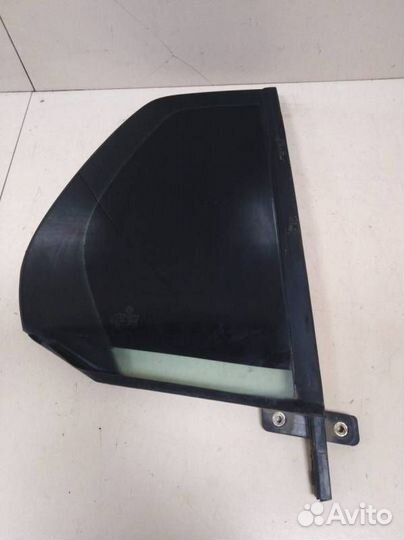 Стекло двери задней правой форточка Volkswagen Gol