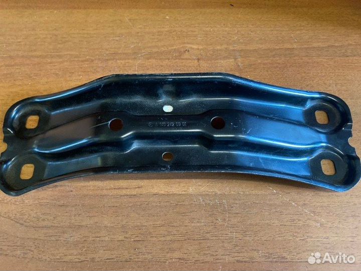 Кронштейн опоры двигателя Mercedes-Benz S-Class