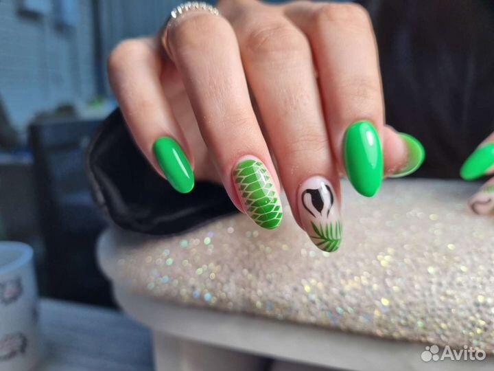 Маникюр Педикюр