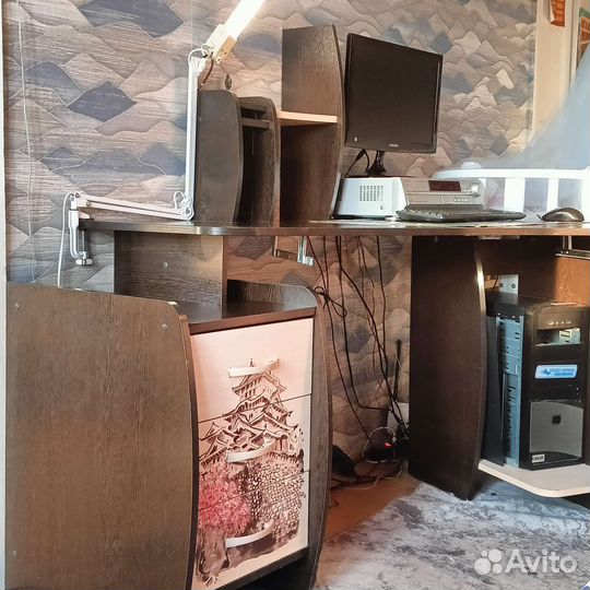 Компьютерный стол