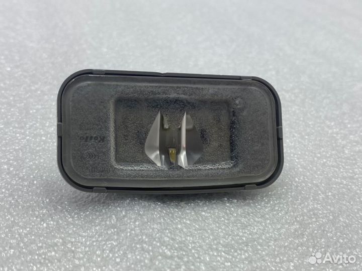 Плафон освещения номерного знака задний Toyota