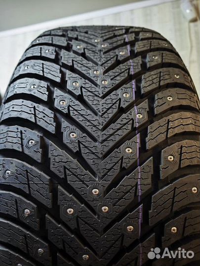 Nokian Tyres Hakkapeliitta 10p SUV 275/65 R18 116T