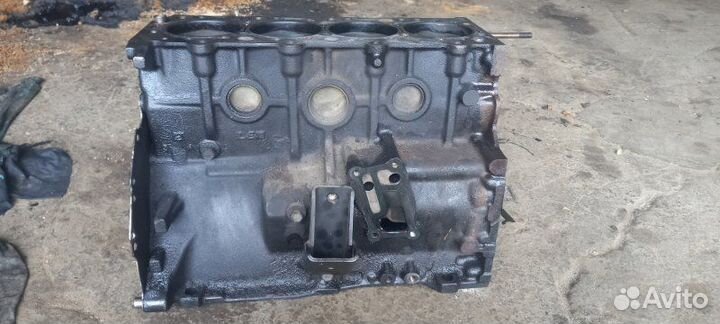 Блок двс Mitsubishi Pajero V44 4D56 1992