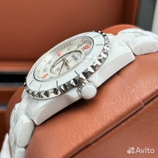 Часы Chanel J12 Phantom