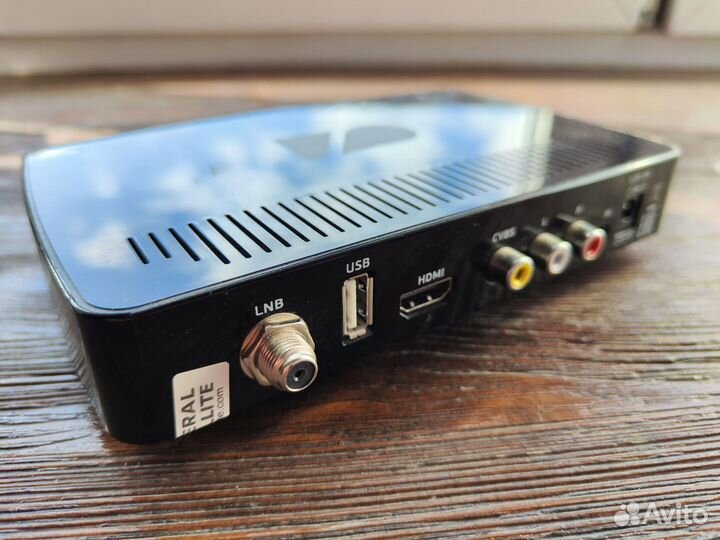 Ресивер триколор gs b211