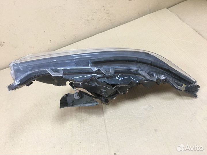 Фара LED передняя правая Toyota Rav4 50