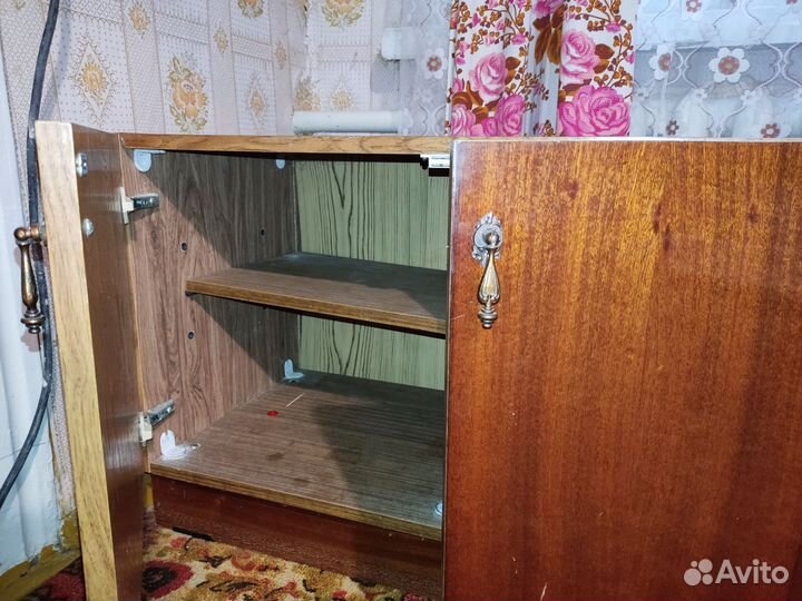 Тумба лакированная