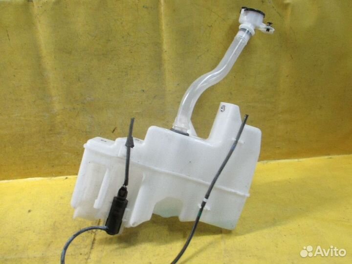 Бачок омывателя Toyota Corolla mzea17