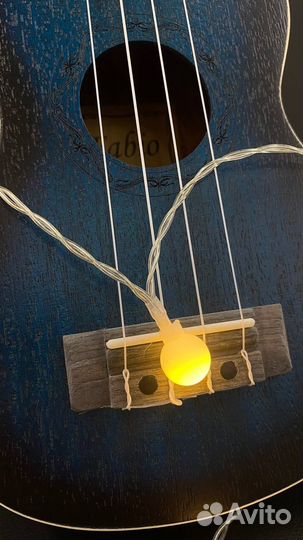 Гавайская гитара (укулеле) fabio