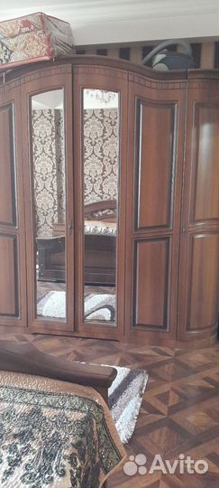 Спальный гарнитур