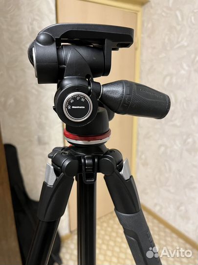 Штатив Manfrotto 290 Xtra с 3D-головкой