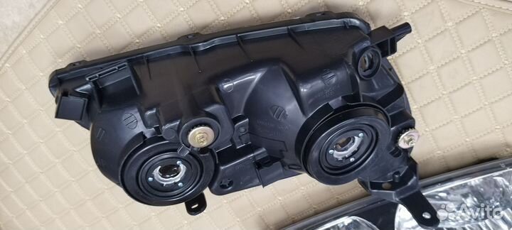 Фары и поворотники для Toyota Ipsum 1998-2001