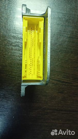 Блок управления подушками безопасности Skoda