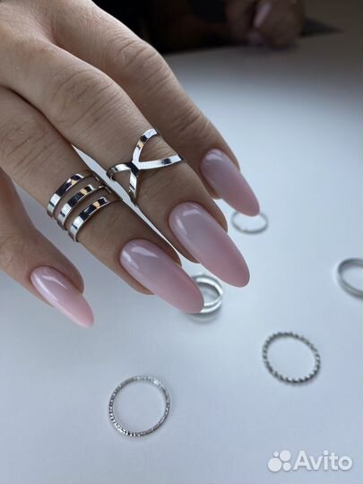 Нужна модель на курс на 21 сент. 11:00 и в 16:00