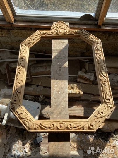 Рама деревянная резная
