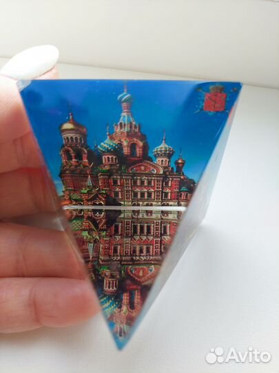 Сувениры статуэтки