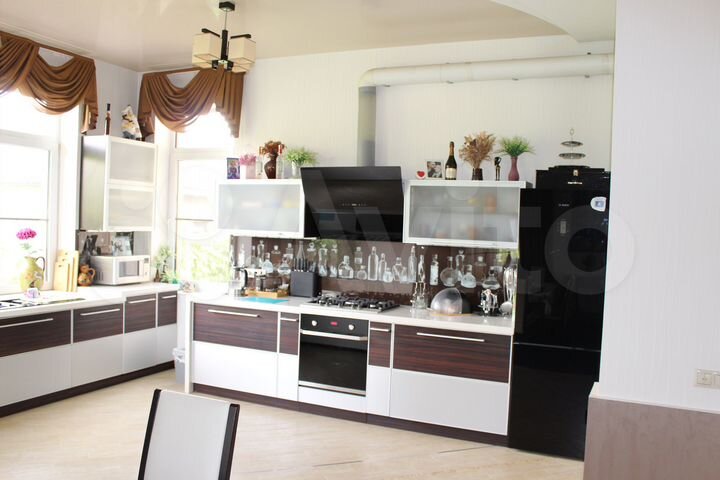 Дом 233 м² на участке 6 сот.