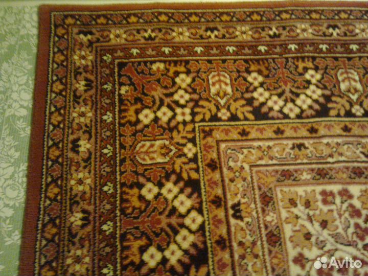 Плюш. изделия и шерстяной ковёр