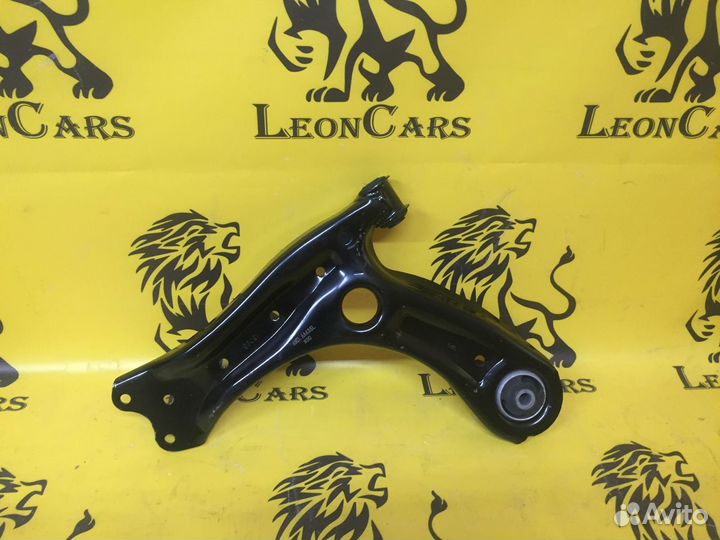 Передний правый рычаг Volkswagen Polo 2010-2019 VA