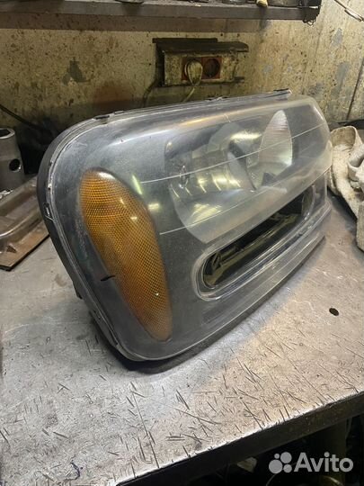 Фара правая передняя chevrolet trailblazer