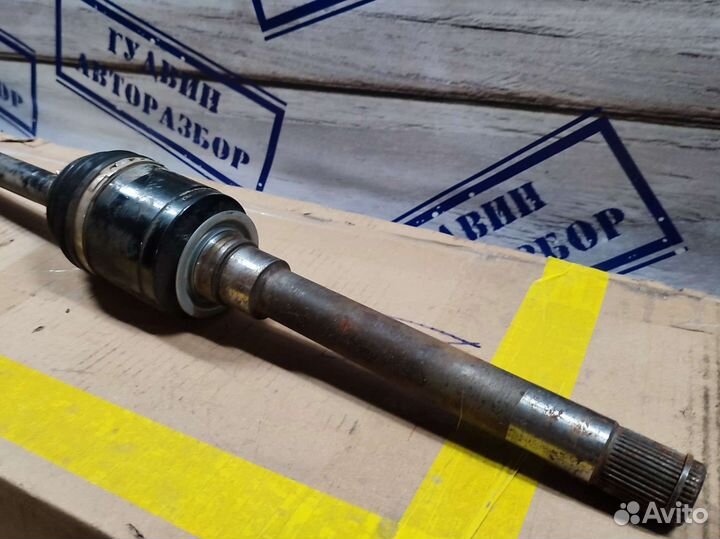 Приводной вал (привод) Mercedes-Benz 166 правый