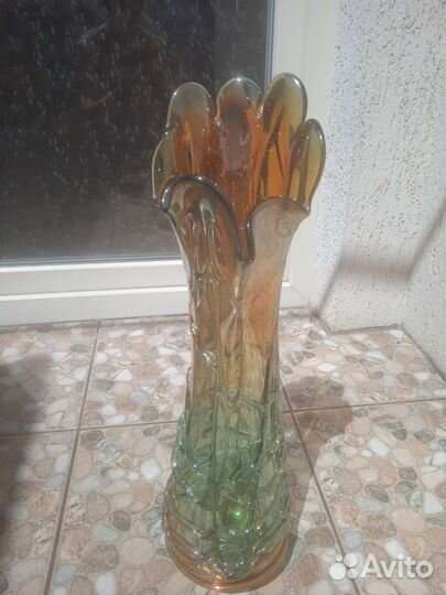 Ваза для цветов большая(цветное стекло)