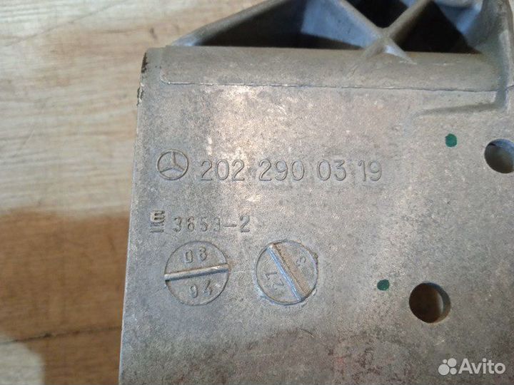 Педаль тормоза Mercedes-Benz C-Class W202 M111.961