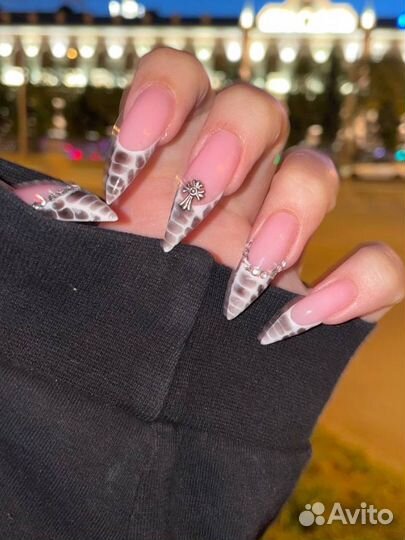 Наращивание ногтей, Маникюр