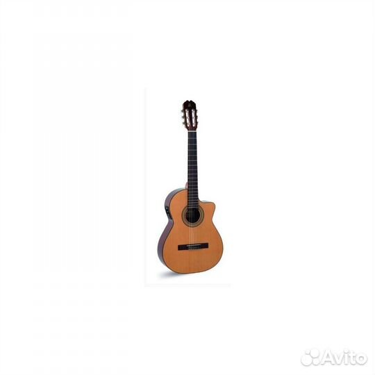 Электроакустическая классическая гитара Admira Jua