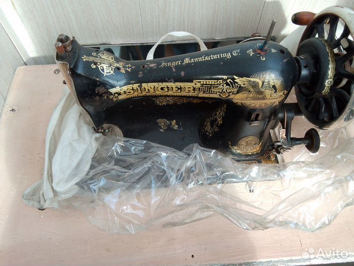 Швейная машинка Зингер