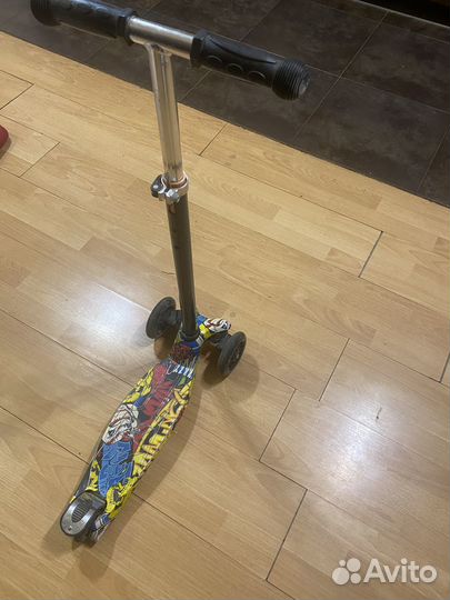 Детский самокат с тормозом, домик в подарок