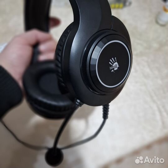 Гарнитура Bloody в идеальном, состоянии как новые