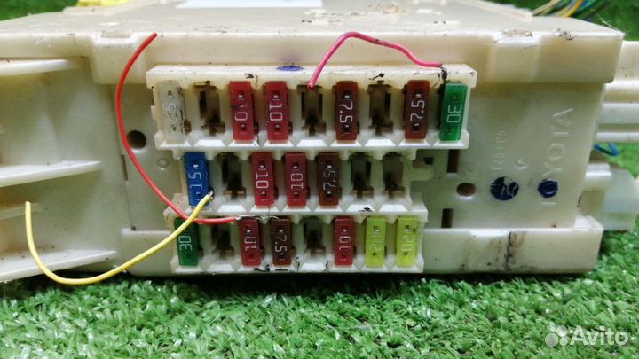 Блок предохранителей Lexus Gs430